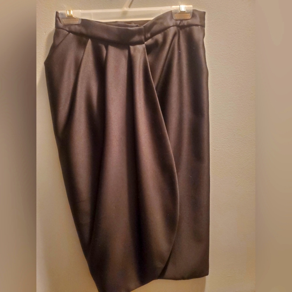 SAKS FIFTH AVENUE Vintage Black Classic Wrap Skirt size 8- BEAUTIFUL